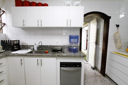 Casa à venda com 463m², 5 quartos e 6 vagasCozinha