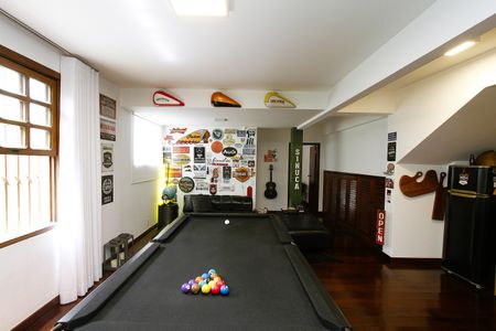 Casa à venda com 463m², 5 quartos e 6 vagasSala de Jogos