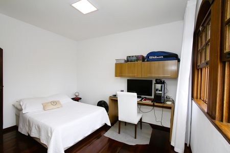 Casa à venda com 463m², 5 quartos e 6 vagasQuarto 3