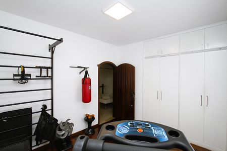 Casa à venda com 463m², 5 quartos e 6 vagasQuarto 1