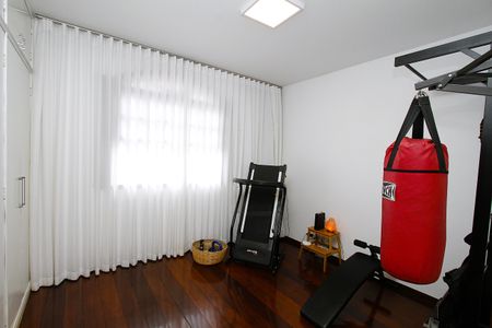 Casa à venda com 463m², 5 quartos e 6 vagasQuarto 1