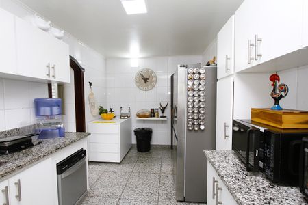 Casa à venda com 463m², 5 quartos e 6 vagasCozinha