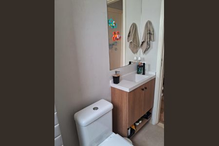 Banheiro de apartamento para alugar com 2 quartos, 48m² em Jardim Boa Vista (Zona Oeste), Osasco