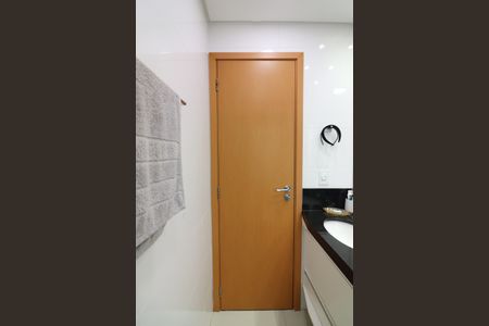Apartamento à venda com 61m², 1 quarto e 2 vagasSuíte Banheiro 