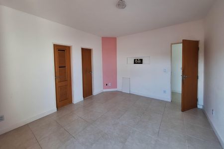 Casa à venda com 340m², 6 quartos e 4 vagasSuíte 2