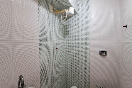 Casa à venda com 340m², 6 quartos e 4 vagasBanheiro de serviço 2