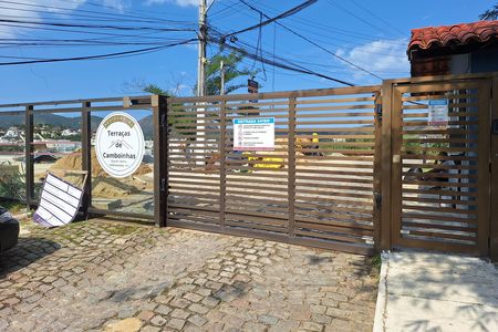 Casa à venda com 340m², 6 quartos e 4 vagasFachada