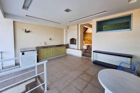 Casa à venda com 340m², 6 quartos e 4 vagasQuintal