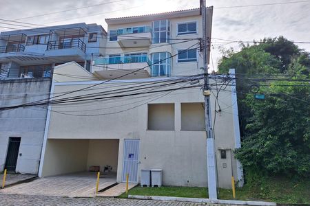 Casa à venda com 340m², 6 quartos e 4 vagasFachada