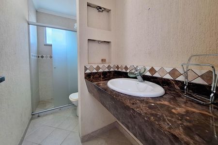 Casa à venda com 340m², 6 quartos e 4 vagasBanheiro Social