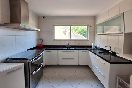 Casa à venda com 340m², 6 quartos e 4 vagasCozinha