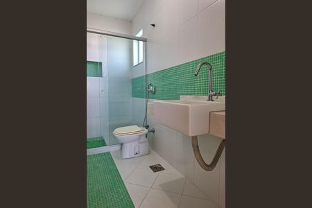 Casa à venda com 340m², 6 quartos e 4 vagasBanheiro da Suíte 1
