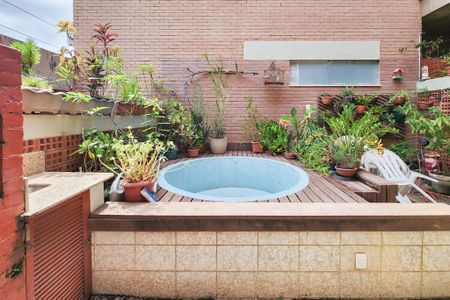 Casa de condomínio à venda com 189m², 3 quartos e 1 vagaQuintal 