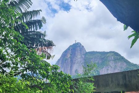 Casa de condomínio à venda com 189m², 3 quartos e 1 vagaVista 