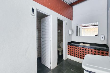 Casa de condomínio à venda com 189m², 3 quartos e 1 vagaÁrea Comum - Banheiros 