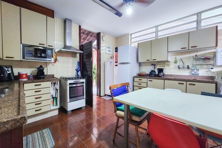 Casa de condomínio à venda com 189m², 3 quartos e 1 vagaCozinha 