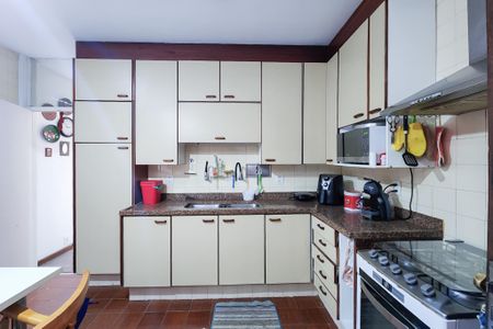 Cozinha  de casa de condomínio à venda com 3 quartos, 189m² em Humaitá, Rio de Janeiro