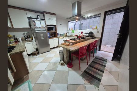 Casa à venda com 330m², 4 quartos e 4 vagasFoto 05