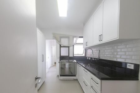 Apartamento à venda com 127m², 3 quartos e 2 vagas Apartamento à venda com 127m², 3 quartos e 2 vagasCozinha