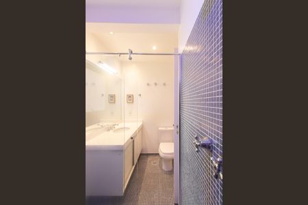 Apartamento à venda com 127m², 3 quartos e 2 vagas Apartamento à venda com 127m², 3 quartos e 2 vagasBanheiro da Suíte 2