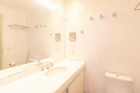 Apartamento à venda com 127m², 3 quartos e 2 vagas Apartamento à venda com 127m², 3 quartos e 2 vagasBanheiro da Suíte 2