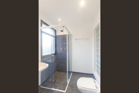 Apartamento à venda com 127m², 3 quartos e 2 vagas Apartamento à venda com 127m², 3 quartos e 2 vagasBanheiro da Suíte 1