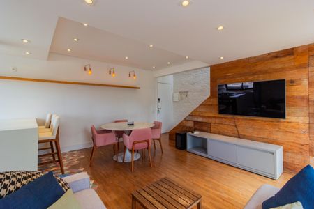 Apartamento para alugar com 84m², 1 quarto e 2 vagasSala