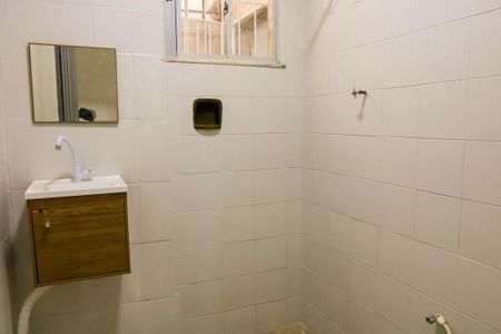 Casa de condomínio para alugar com 59m², 2 quartos e sem vagaBanheiro