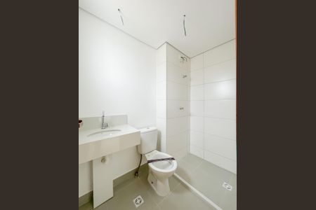 Banheiro de apartamento à venda com 1 quarto, 24m² em Centro, Osasco