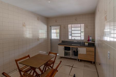 Casa para alugar com 300m², 3 quartos e 6 vagasCozinha