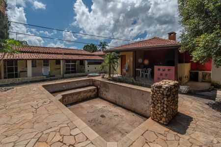 Casa para alugar com 300m², 3 quartos e 6 vagasQuintal 