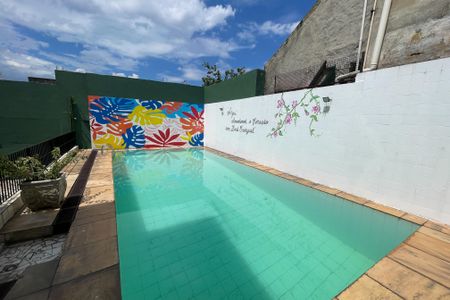 Casa para alugar com 360m², 4 quartos e 3 vagas Casa para alugar com 360m², 4 quartos e 3 vagasÁrea comum - Piscina