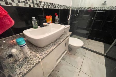 Casa para alugar com 360m², 4 quartos e 3 vagas Casa para alugar com 360m², 4 quartos e 3 vagasBanheiro 2