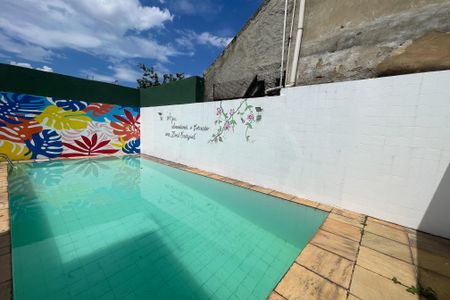 Casa para alugar com 360m², 4 quartos e 3 vagas Casa para alugar com 360m², 4 quartos e 3 vagasÁrea comum - Piscina