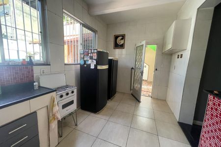 Casa para alugar com 360m², 4 quartos e 3 vagas Casa para alugar com 360m², 4 quartos e 3 vagasCozinha