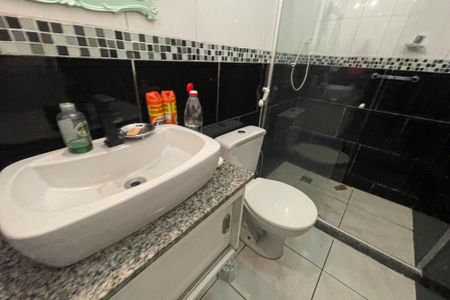 Casa para alugar com 360m², 4 quartos e 3 vagas Casa para alugar com 360m², 4 quartos e 3 vagasBanheiro 2