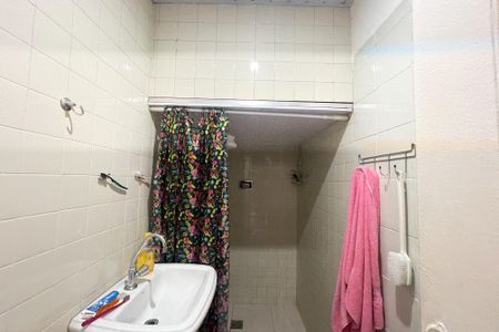 Casa para alugar com 360m², 4 quartos e 3 vagas Casa para alugar com 360m², 4 quartos e 3 vagasBanheiro 2