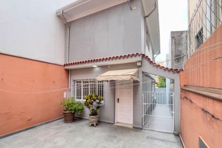 Casa para alugar com 150m², 2 quartos e sem vaga Casa para alugar com 150m², 2 quartos e sem vagaFachada