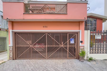 Casa para alugar com 150m², 2 quartos e sem vaga Casa para alugar com 150m², 2 quartos e sem vagaFachada