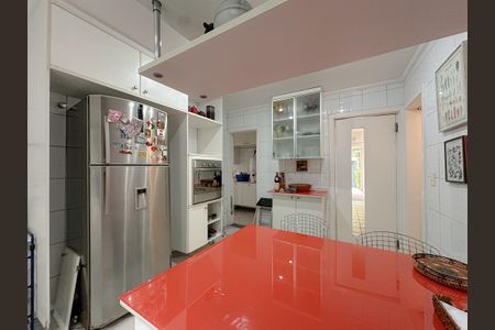 Casa para alugar com 456m², 4 quartos e 3 vagas Casa para alugar com 456m², 4 quartos e 3 vagasCozinha