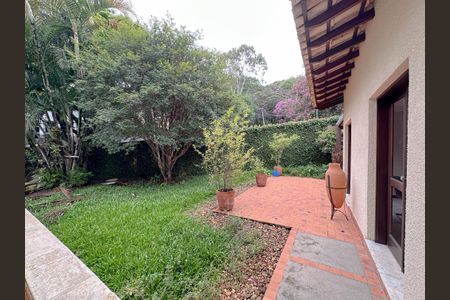 Casa para alugar com 456m², 4 quartos e 3 vagas Casa para alugar com 456m², 4 quartos e 3 vagasQuintal