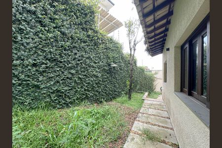 Casa para alugar com 456m², 4 quartos e 3 vagas Casa para alugar com 456m², 4 quartos e 3 vagasQuintal