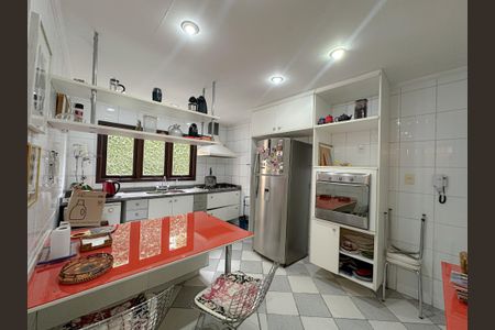 Casa para alugar com 456m², 4 quartos e 3 vagas Casa para alugar com 456m², 4 quartos e 3 vagasCozinha