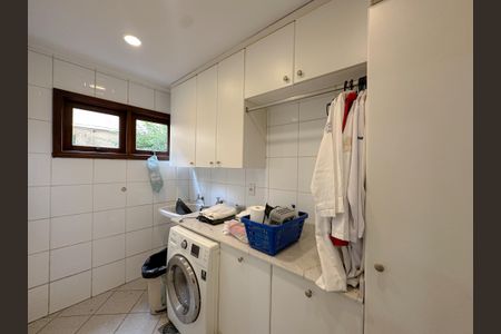 Casa para alugar com 456m², 4 quartos e 3 vagas Casa para alugar com 456m², 4 quartos e 3 vagasÁrea de Serviço