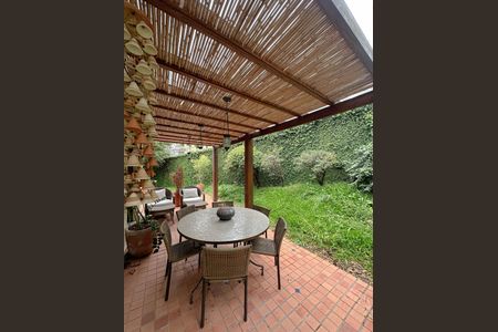 Casa para alugar com 456m², 4 quartos e 3 vagas Casa para alugar com 456m², 4 quartos e 3 vagasQuintal