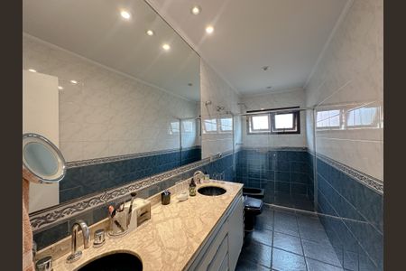 Casa para alugar com 456m², 4 quartos e 3 vagas Casa para alugar com 456m², 4 quartos e 3 vagasBanheiro Suíte 3