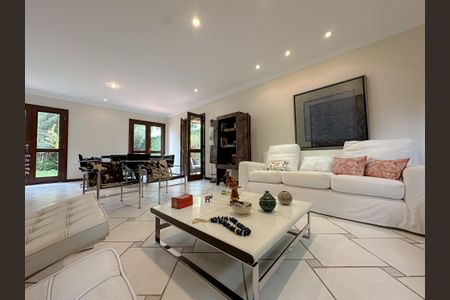 Casa para alugar com 456m², 4 quartos e 3 vagas Casa para alugar com 456m², 4 quartos e 3 vagasSala