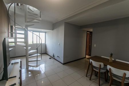 Sala de apartamento para alugar com 4 quartos, 167m² em Stiep, Salvador