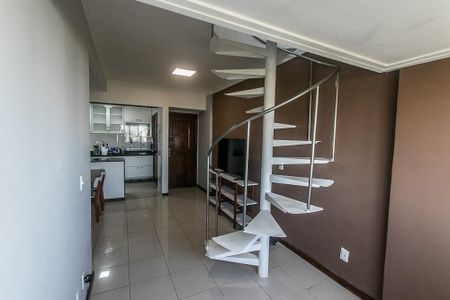 Sala de apartamento para alugar com 4 quartos, 167m² em Stiep, Salvador