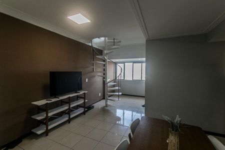 Sala de apartamento para alugar com 4 quartos, 167m² em Stiep, Salvador